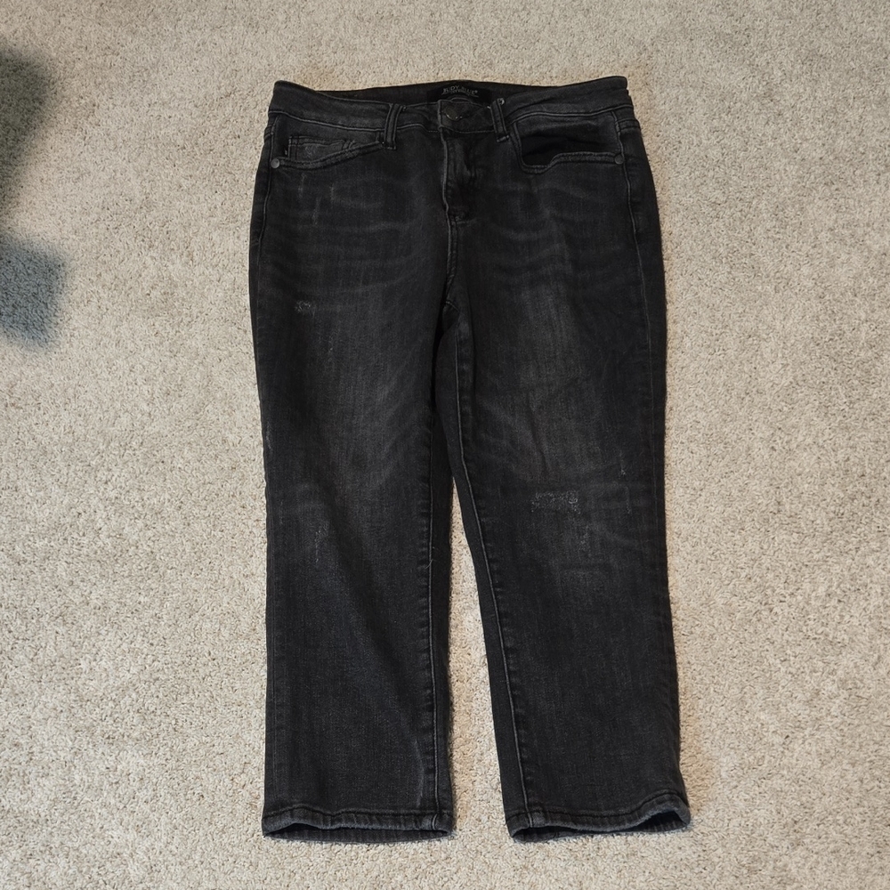 Judy Blue Black Distresses‎ Capri Jeans